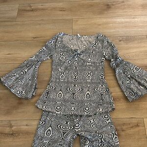 Women’s Disc Costume - Top, Pants, and Wig